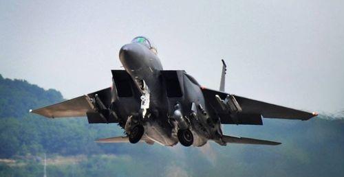 日韩战机伴飞视频播放,空中协同展示军事力量